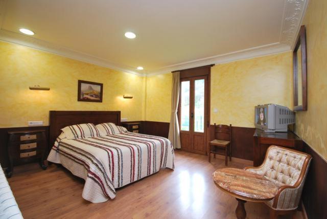 Hotel Arenas De Cabrales- Apartamentos Zewnętrze zdjęcie