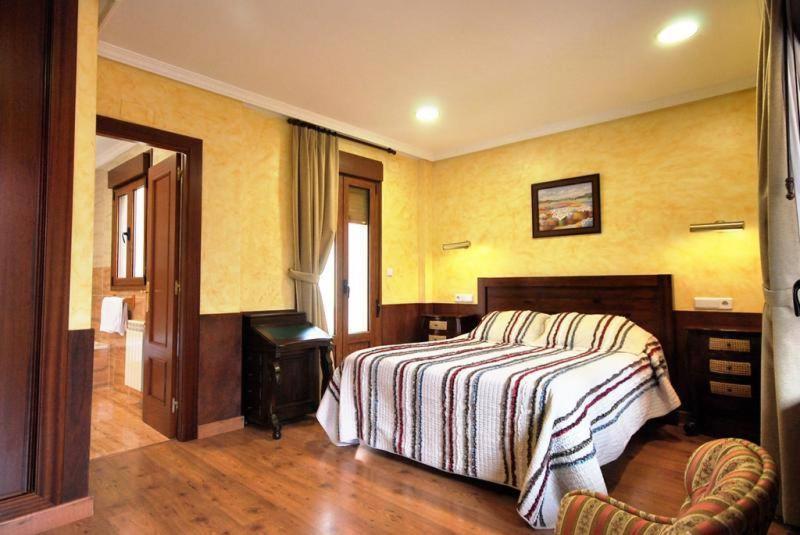 Hotel Arenas De Cabrales- Apartamentos Zewnętrze zdjęcie